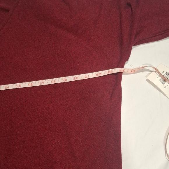 New Retrology Women's Red V-Neck Sweater Lightweight Knit Size L - Picture 7 of 10